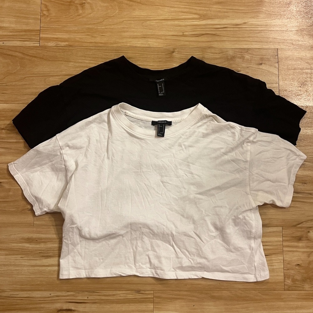 Lot of 2 Cropped Tees - Black and White Tee Shirts